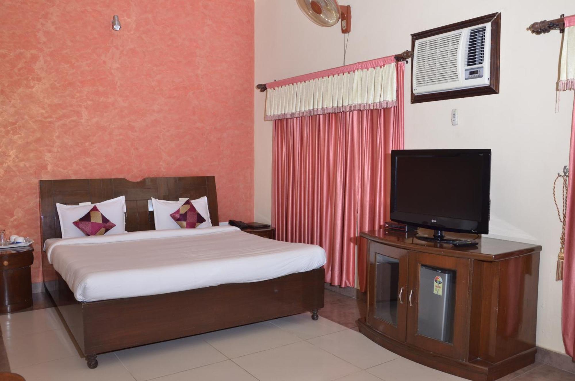 Kangs Nirvana Resorts And Spa Mahalpur Екстер'єр фото
